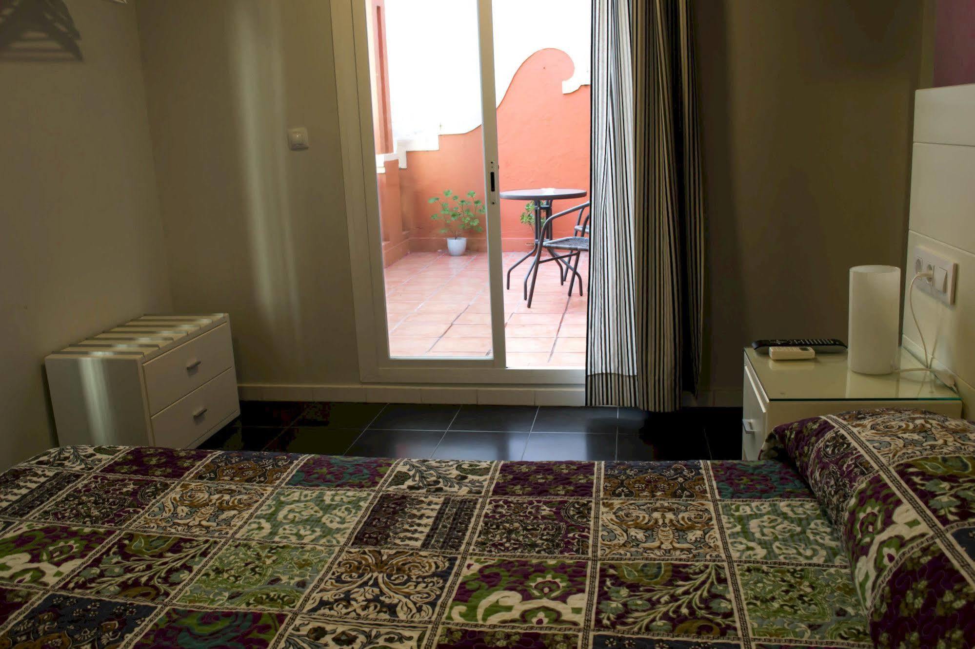 Hostal San Vicente II Seville Exterior photo